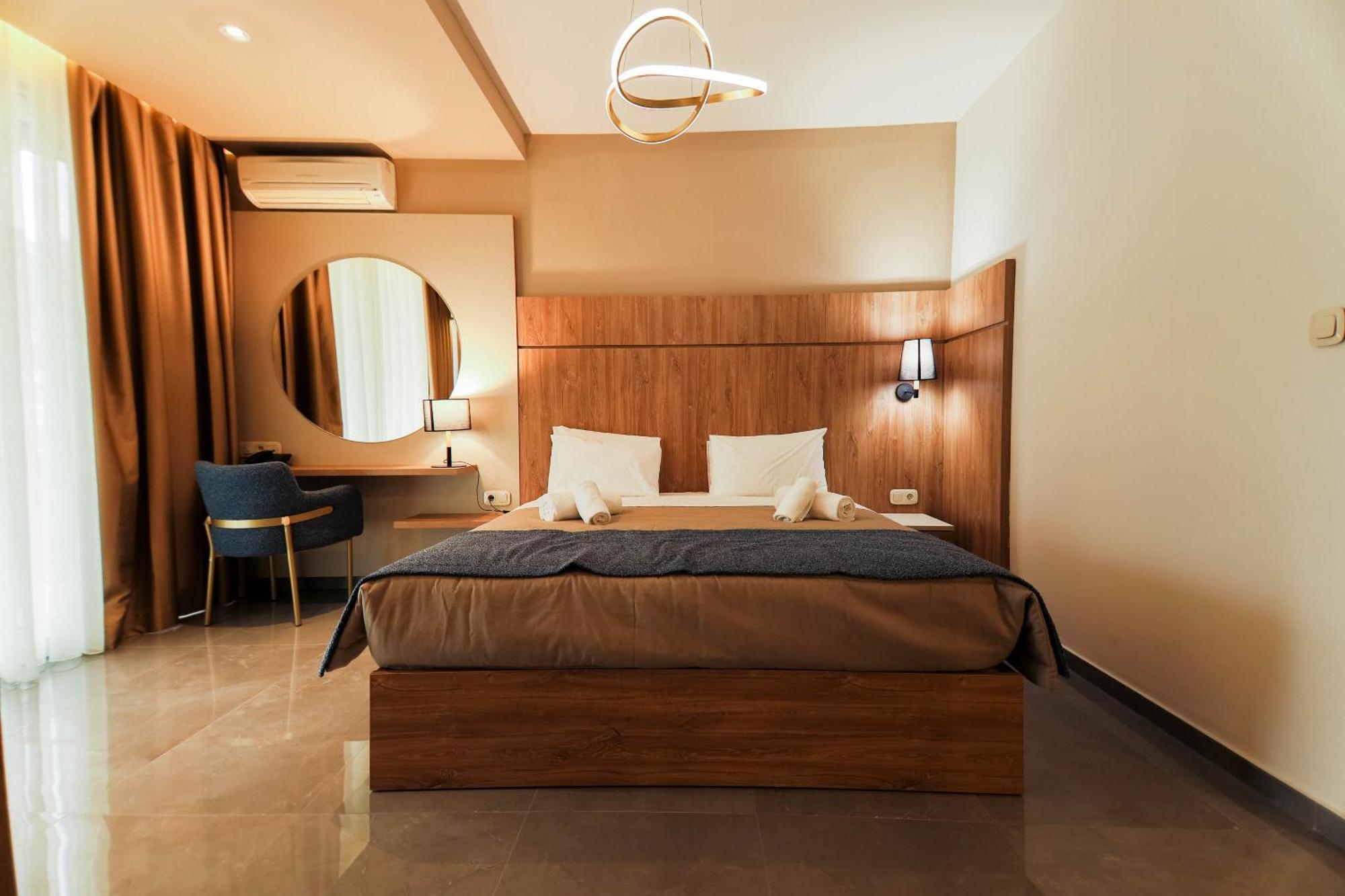 Tosca Beach Hotel Palaiontsiflikion Luaran gambar