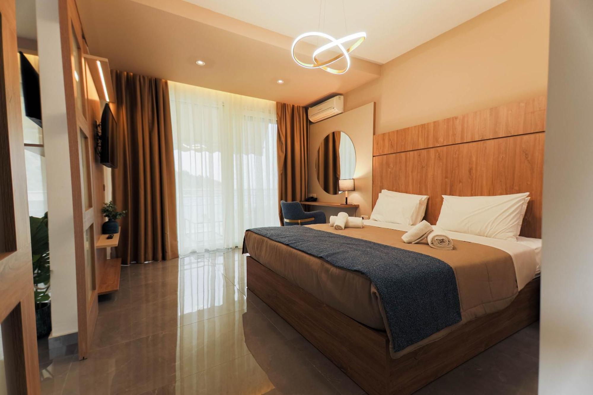 Tosca Beach Hotel Palaiontsiflikion Luaran gambar