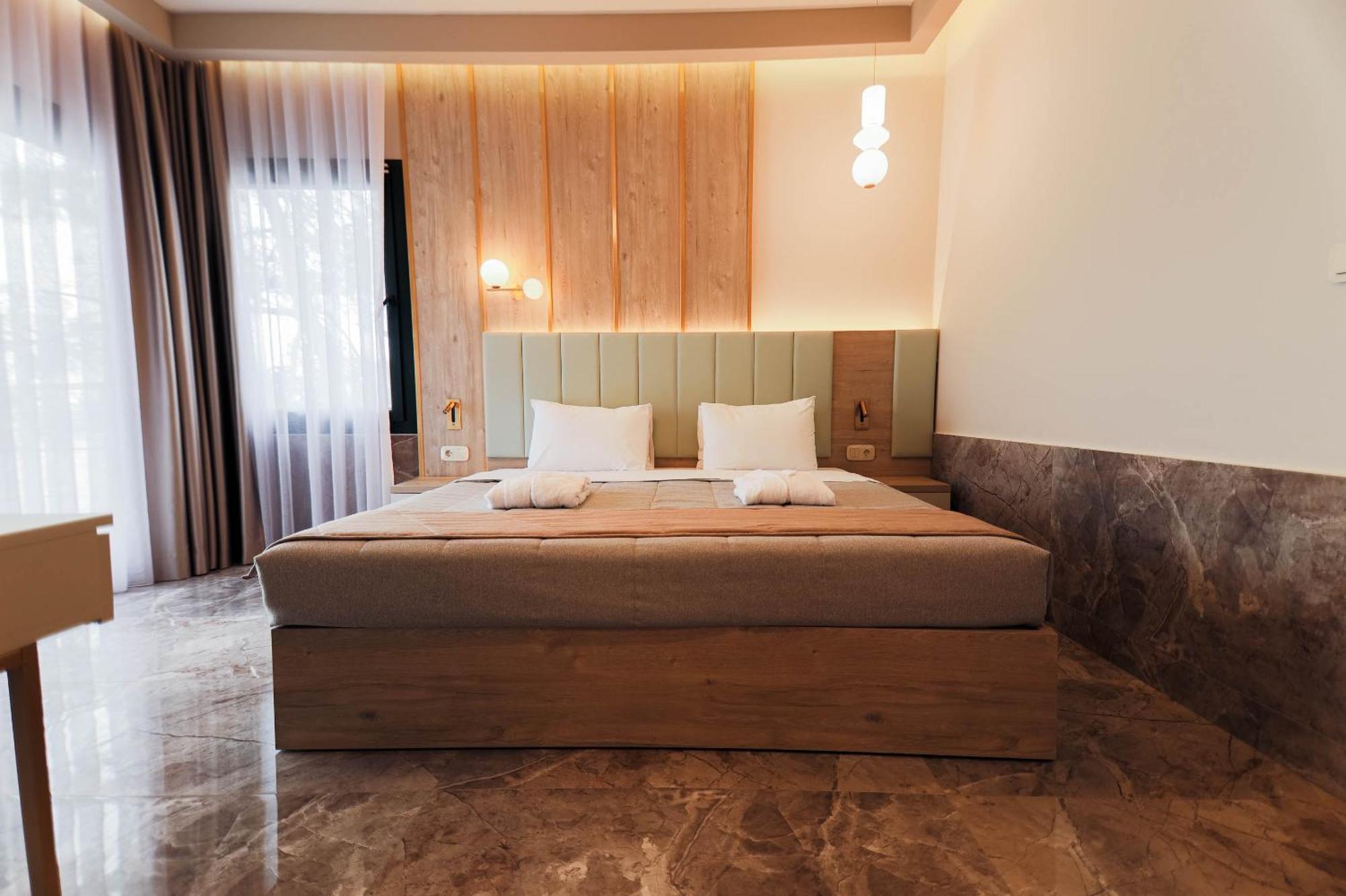 Tosca Beach Hotel Palaiontsiflikion Luaran gambar