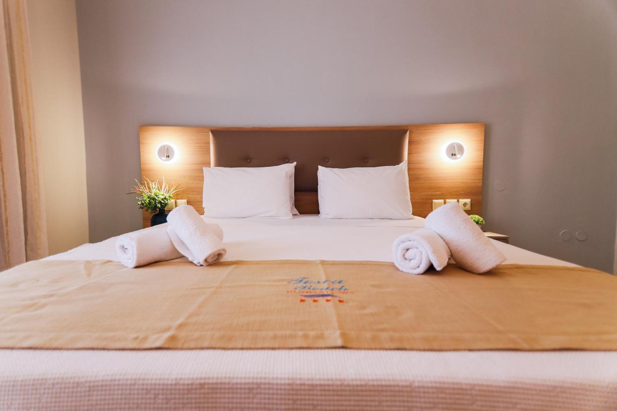 Tosca Beach Hotel Palaiontsiflikion Luaran gambar